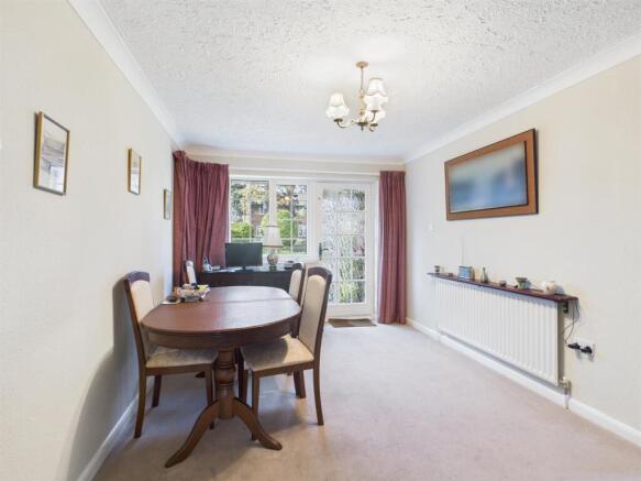 14 Woodland Drive, Woodhall Spa photo 4