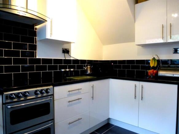 Kitchen 2.jpg