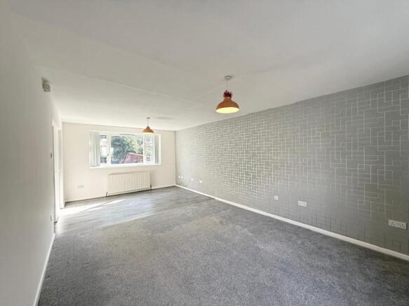 3 bed Semi-Detached to rent Image 4