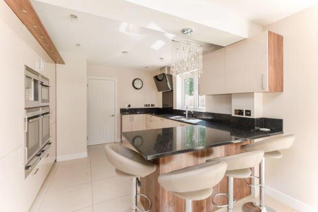Kitchen / Brea...