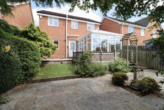 4 bed Detached for sale Image 9