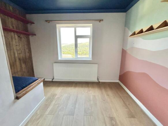 3 bed Semi-Detached for sale Image 10