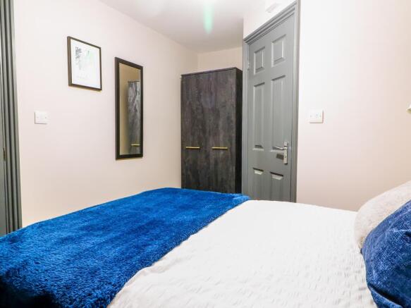25 Glebe Road Room 2.1_.jpg