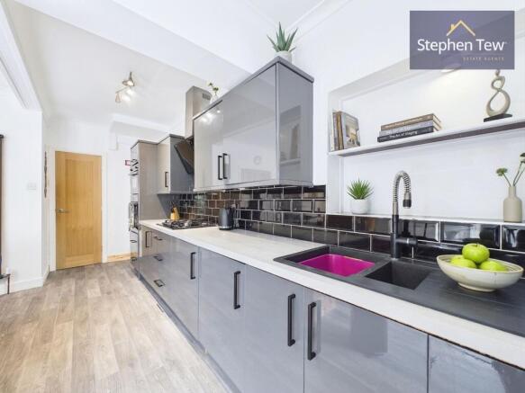 Living / Dining Kitchen