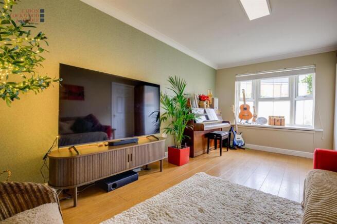 3 bed House for sale Image 6