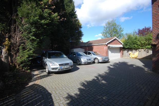 Garage & Parking