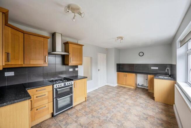 3 bed Semi-Detached for sale Image 4