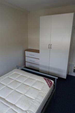 4 bed Private Halls to rent Image 12