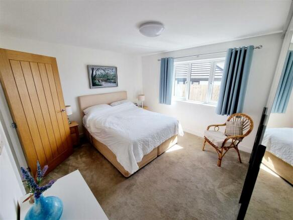 Bed 1.jpg