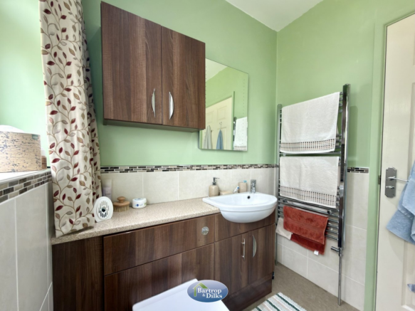 3 bed Detached Bungalow for sale Image 4