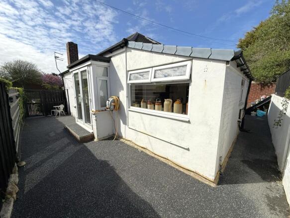 2 bed Semi-Detached Bungalow for sale Image 4