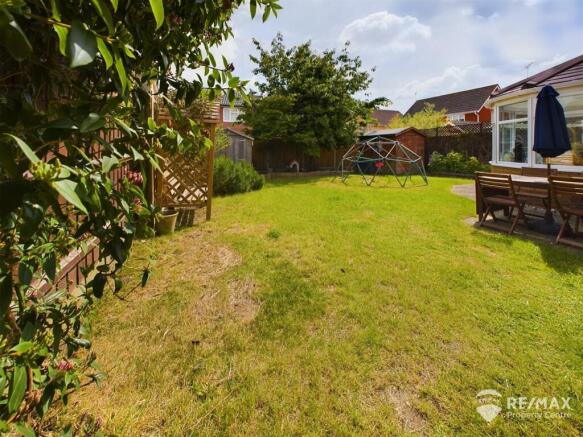 Rear Garden (2).jpg