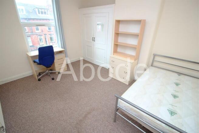 6 bed House to rent Image 10