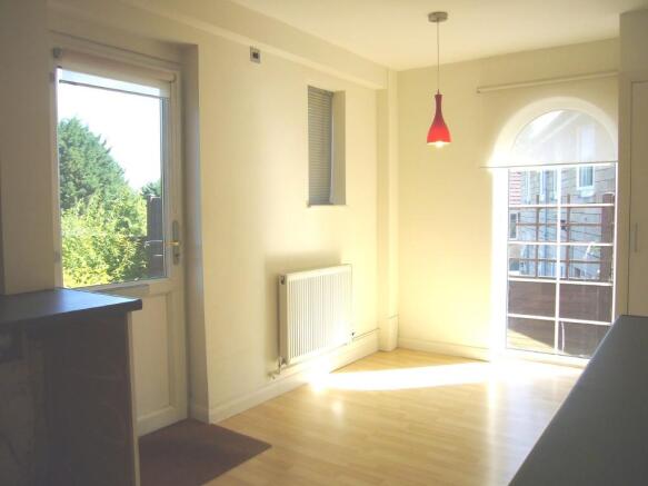 Diner/access to rear