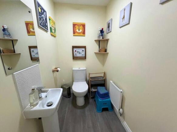 4 bed Detached for sale Image 10