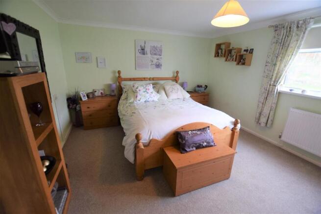 Bed 2.jpg