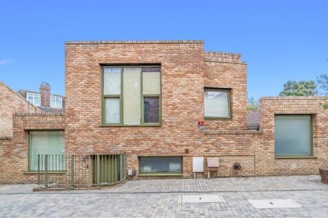 Edgewood Mews, London