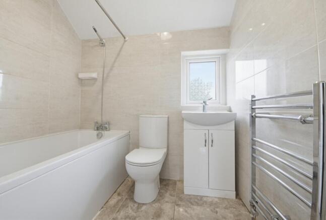 3 bed Terraced for sale Image 9