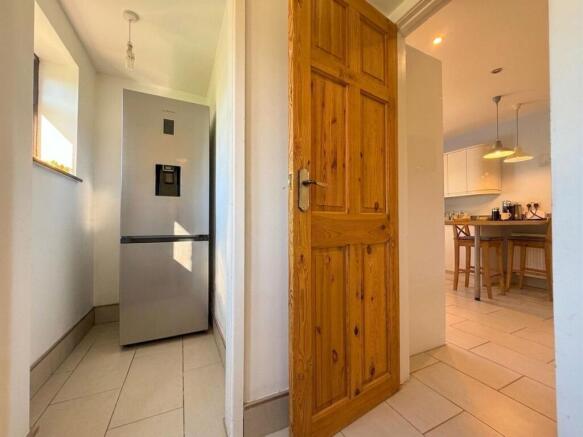 3 bed Semi-Detached for sale Image 6