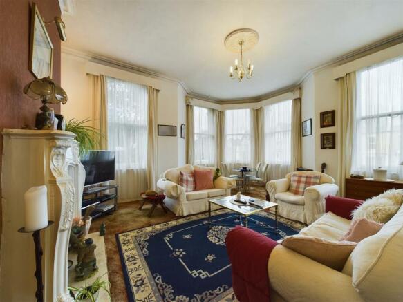 2 bed Maisonette for sale Image 4