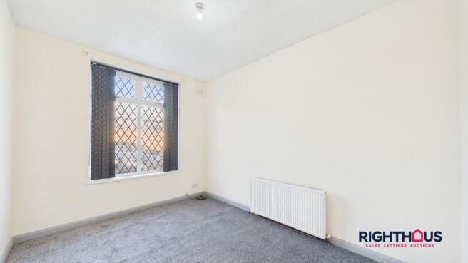 4 bed Terraced to rent Image 5