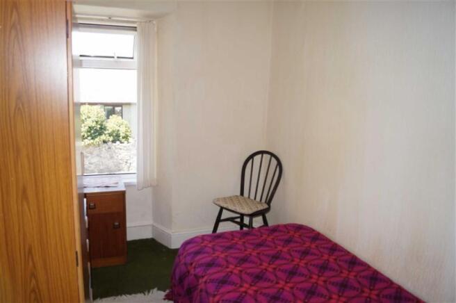 FRONT BEDROOM