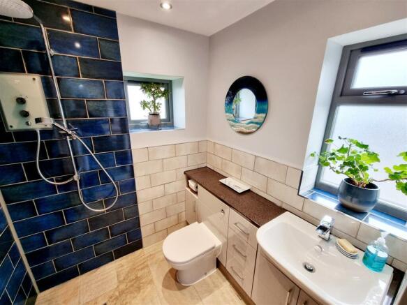 Shower room.jpg