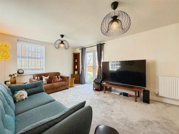 4 bed Detached for sale Image 10