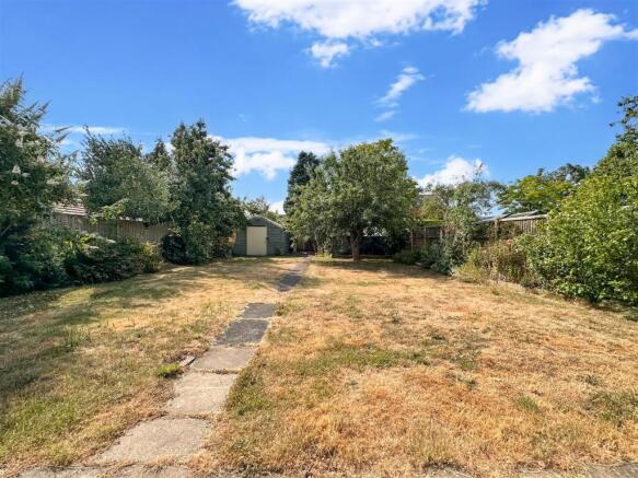 Generous Private Garden 623