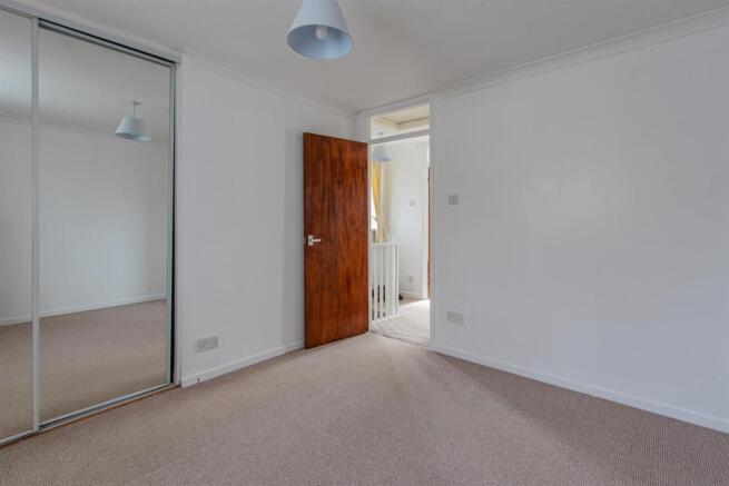 Llandegfedd Close 1-2.jpg