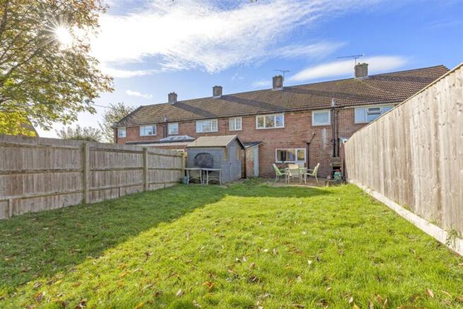 27 Rugwood Road, HP10 9HA-11.jpg