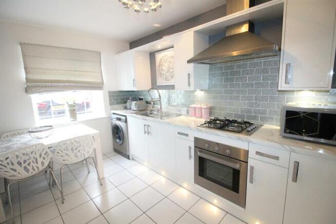 Kitchen2.JPG