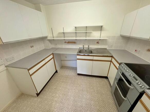 Kitchen from Loun...