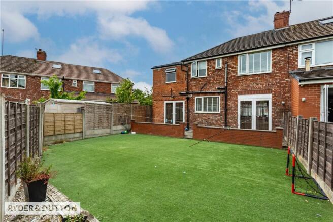 4 bed Semi-Detached for sale Image 9