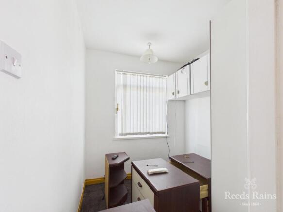 3 bed Semi-Detached to rent Image 12