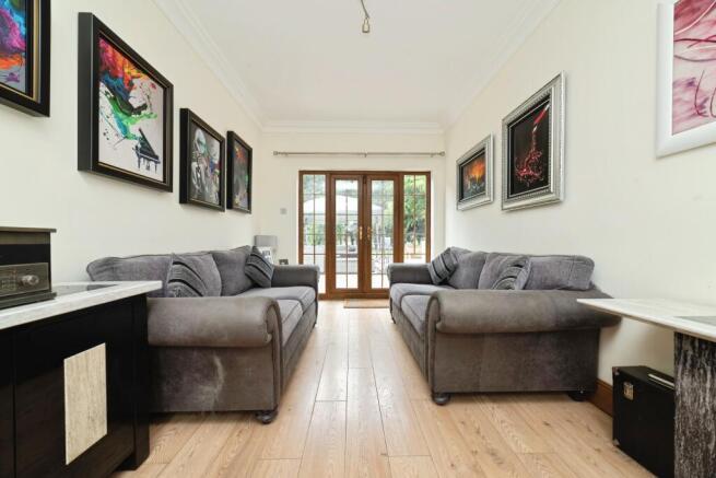 6 bed Farm House for sale Image 9