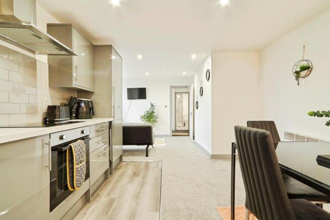 1 bed Apartment to rent Image 6