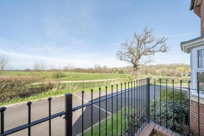 Hazelnut Way, Whitchurch. photo 4