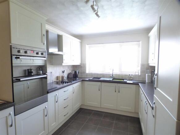 FITTED DINING KITCHE