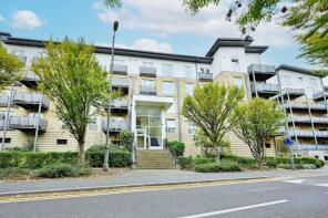 24, Westmount Apartments, Metropolitan Station Approach, Watford WD18 7BE