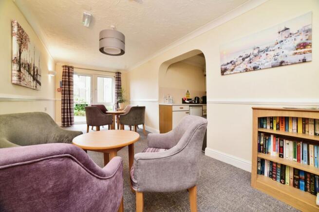 2 bed Apartment for sale Image 11