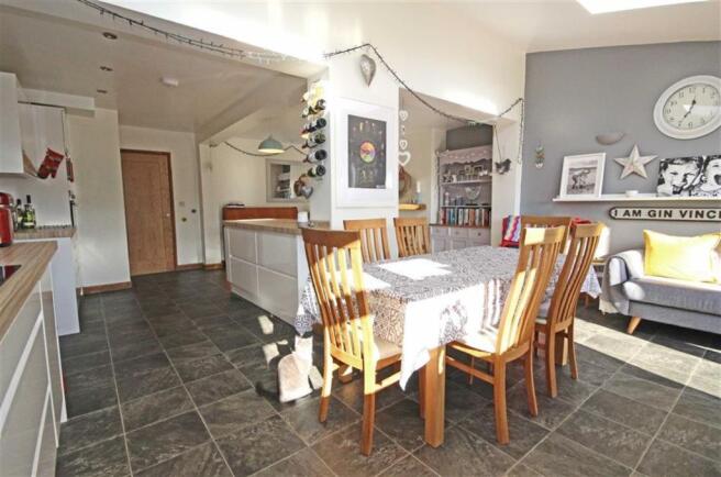 KITCHEN/DINING/FAMILY ROOM