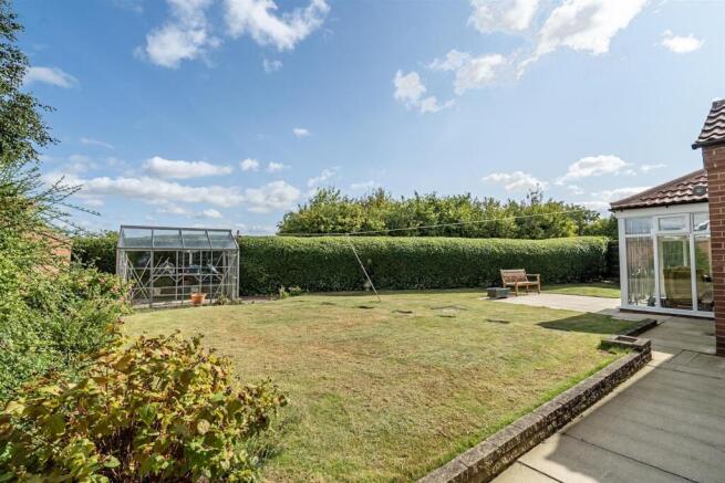2 bed Detached Bungalow for sale Image 12