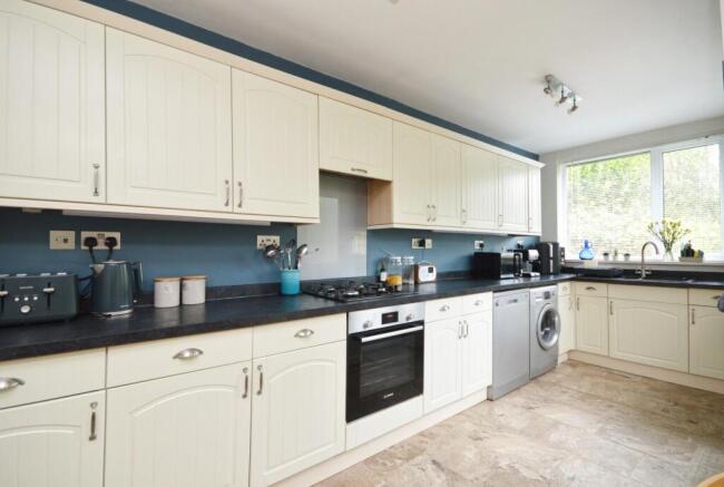 L-Shaped Kitchen/Dining/Family Room