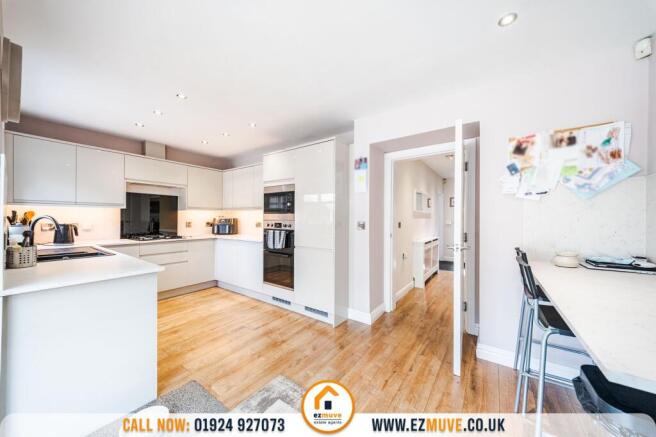 4 bed Detached for sale Image 6