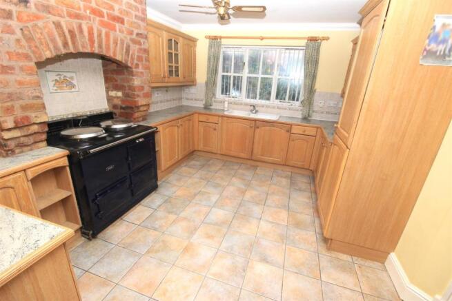 BREAKFAST KITCHEN