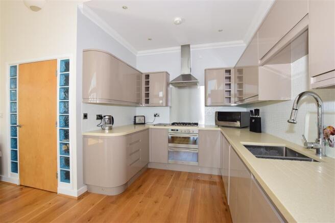 Kitchen/ Living Room