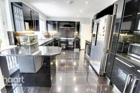 Chadacre Avenue, Clayhall