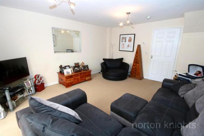 OPEN PLAN LIVING ROOM