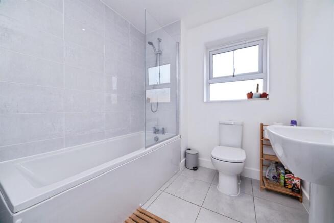 3 bed Terraced for sale Image 10